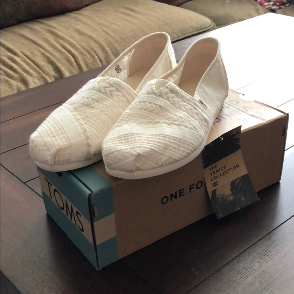 TOMs Venice Collection Size 8.5